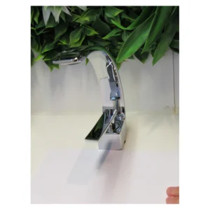 Moderne Armatur – Kompakter Wasserhahn mit Druckregler ARMATUR-A18